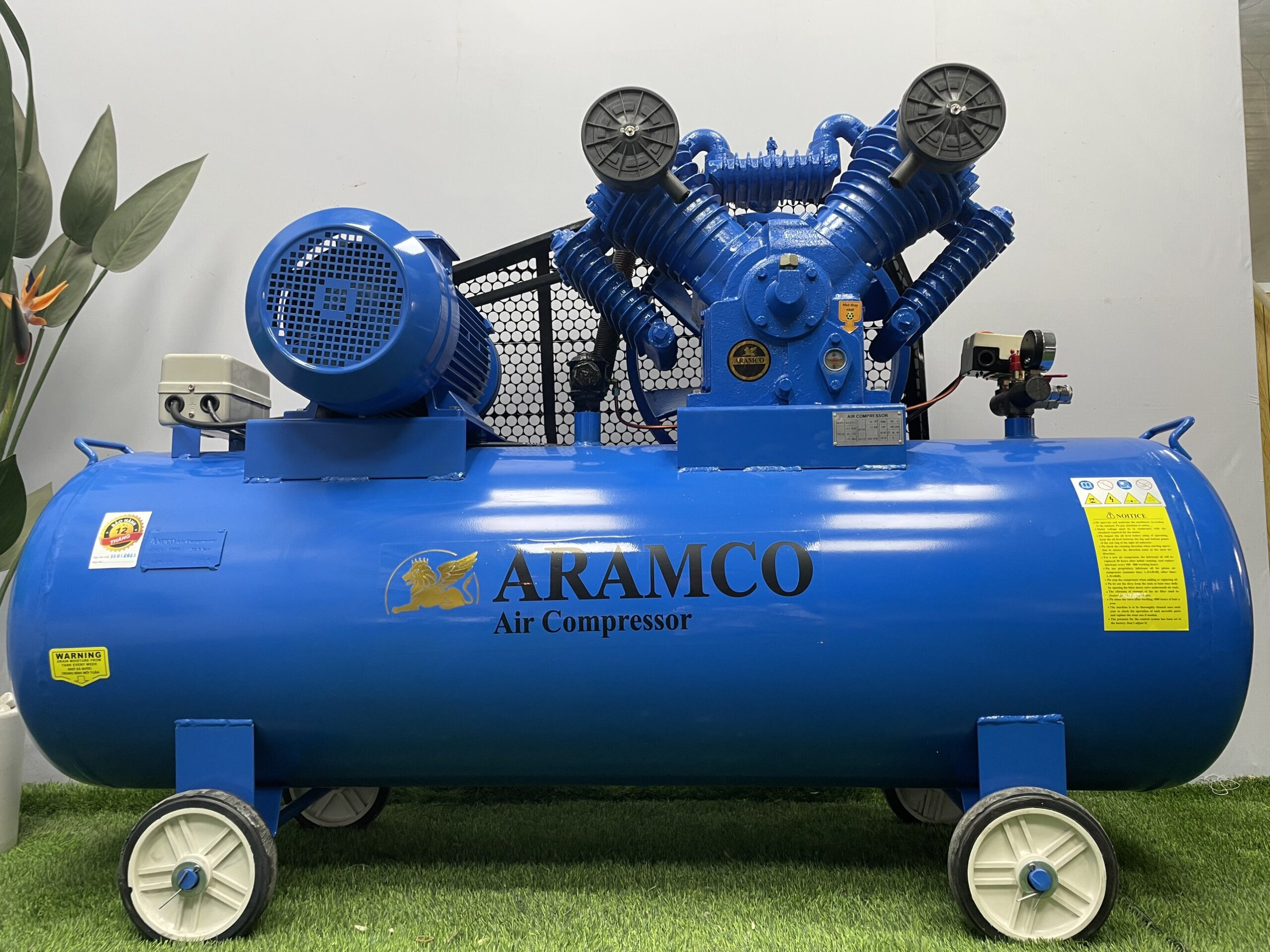 Máy nén khí ARAMCO 10HP-330L-12.5Kg (V-1.05/12.5) 1 Máy nén khí ARAMCO 10HP-330L-12.5Kg (V-1.05/12.5)
